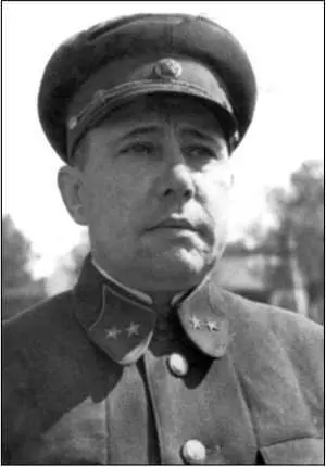 ЛМ Сандалов начальник штаба 20й А Фотография сделана в 1942 г Вскоре они - фото 80