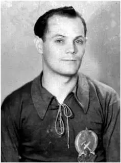 Справка Енё Бузански Родился 4 мая 1925 г в Домбоваре умер 11 января - фото 67
