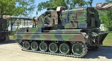 155мм СГ M52T Тур Экипаж 5 чел Боевой вес 295 т Боекомплект - фото 320