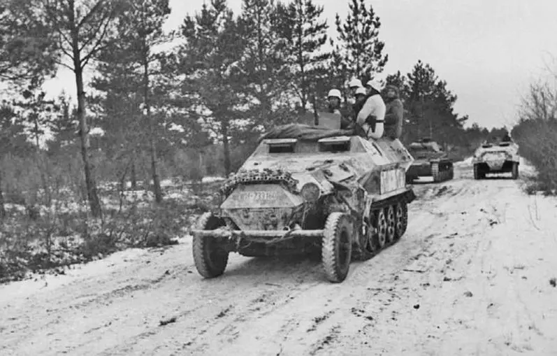 Немецкий бронетранспортер под Москвой конец октября 1941 г Крымский щит - фото 103