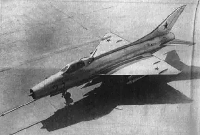Рис 116 Легкий фронтовой истребитель МиГ21Ф Е63 Серийный самолет МиГ21 - фото 111