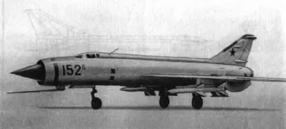 Рис 131 Истребительперехватчик Е152А с двумя ракетами К9 В 1962 1965 - фото 126