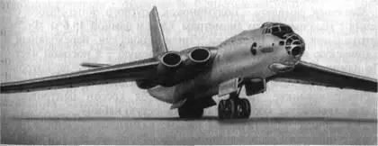 Рис 141 Дальний бомбардировщик М4 Экипаж самолета левый летчиккомандир - фото 136