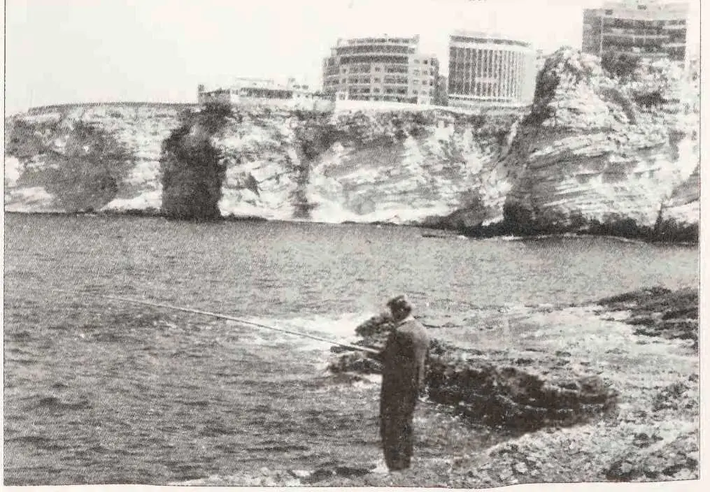 Ливан Рыбу в Бейруте можно ловить с берега 1961 год Набережная Бейрута - фото 39