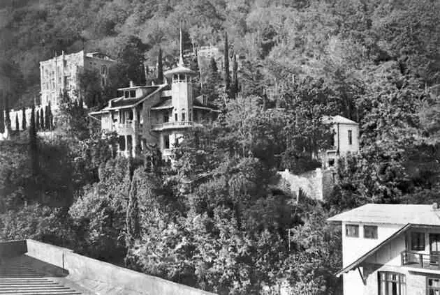 Вид на санатории Гагры 1940 год Санаторий Амра Гагры Санаторий им - фото 60