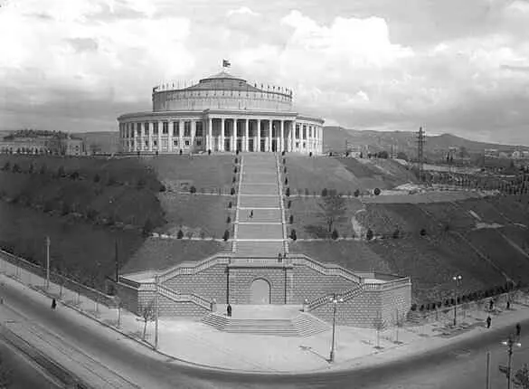 Здание цирка Тбилиси 1938 год Фуникулер Тбилиси 97 Улица Ленина в районе - фото 69