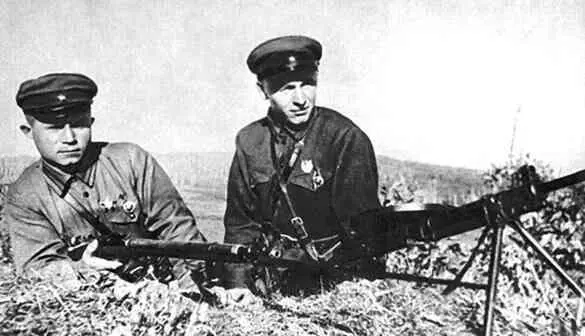 Советские пограничники Сентябрь 1939 года Пограничный наряд со служебной - фото 93