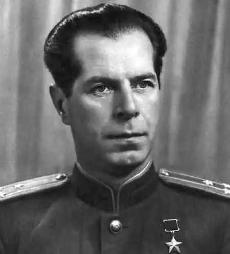 Дмитрий Николаевич Медведев 18981954 командир спецотряда Герой Советского - фото 119