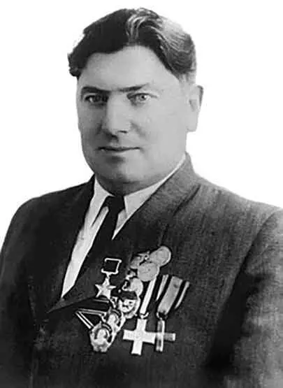 Виктор Александрович Карасёв 19181991 майор Герой Советского Союза - фото 123
