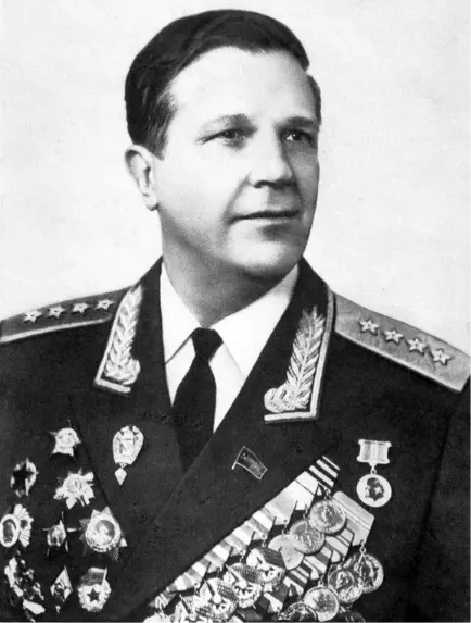 Главнокомандующий ракетными войсками стратегического назначения заместитель - фото 19