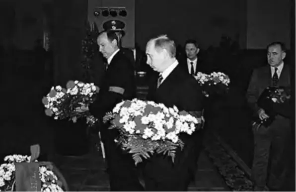 Президент Российской Федерации В В Путин и директор ФСБ РФ Н П Патрушев - фото 40