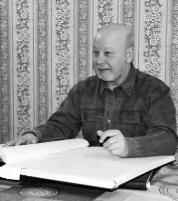 Родился 9 мая 1948 года в семье сотрудника МГБ Окончил среднюю школу в 1966 - фото 54