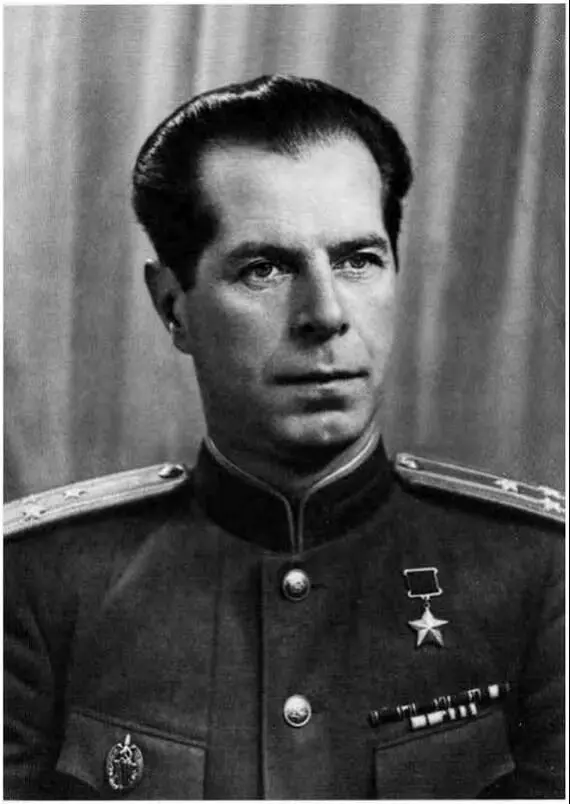 Герой Советского Союза Д Н Медведев В ВЧК с 1920 года а по свидетельству - фото 71