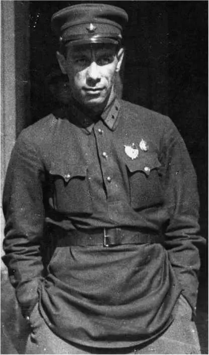 Семен Гендин начальник Разведупра Красной Армии С началом войны в Европе Отт - фото 38
