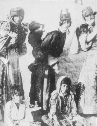 Бегство от смерти Армянская мать на вершинах Таврских гор Ее муж был убит - фото 33