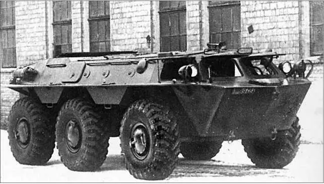 Опытный образец бронетранспортера ЗИЛ153 во дворе завода В 1959 году его - фото 45