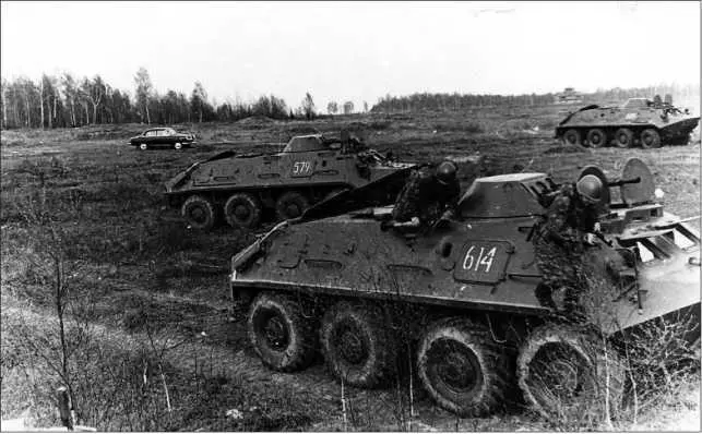БТР60ПБ на тактических занятиях Конец 1960х годов Картинка армейского - фото 61