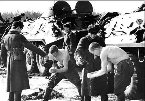 Картинка армейского быта во время учений Маневры Двина март 1970 года На - фото 62