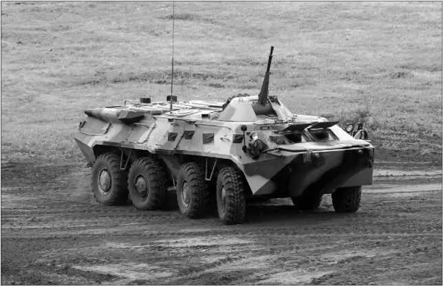 Бронетранспортер БТР80 с поднятым на максимальный угол возвышения блоком - фото 98