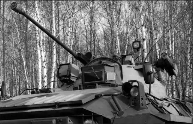 Над боевым отделением БТР90 установлена башня заимствованная у боевой машины - фото 113