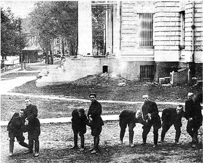 Занятия чекистов по самозащите без оружия 1920е г Вплоть до 1941 г в - фото 58