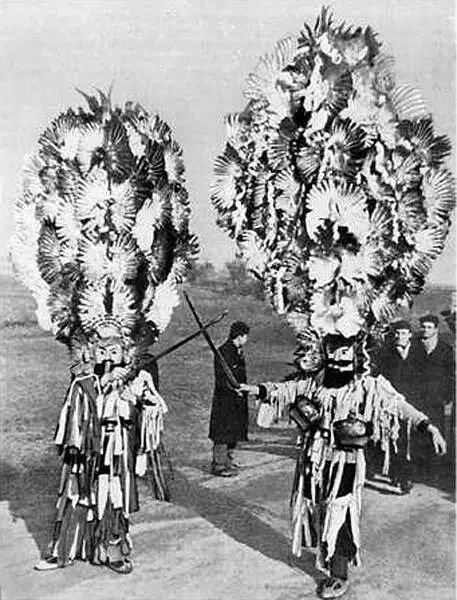 Волхвы Велеса на болгарском празднестве сурвакаре К Велесу древние славяне - фото 18