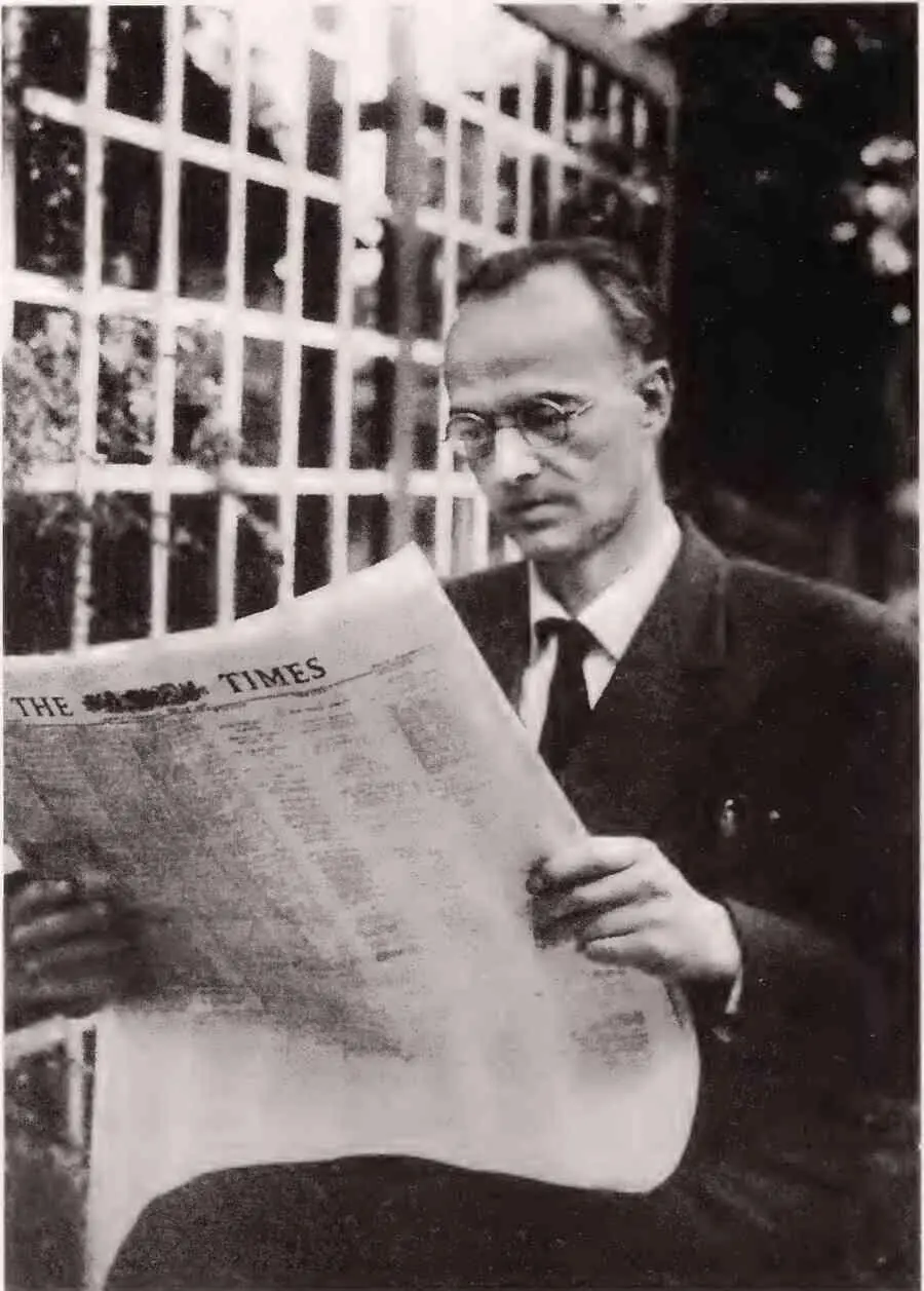 Дрезден 1960 год После освобождения из английской тюрьмы К Фукс читает - фото 20
