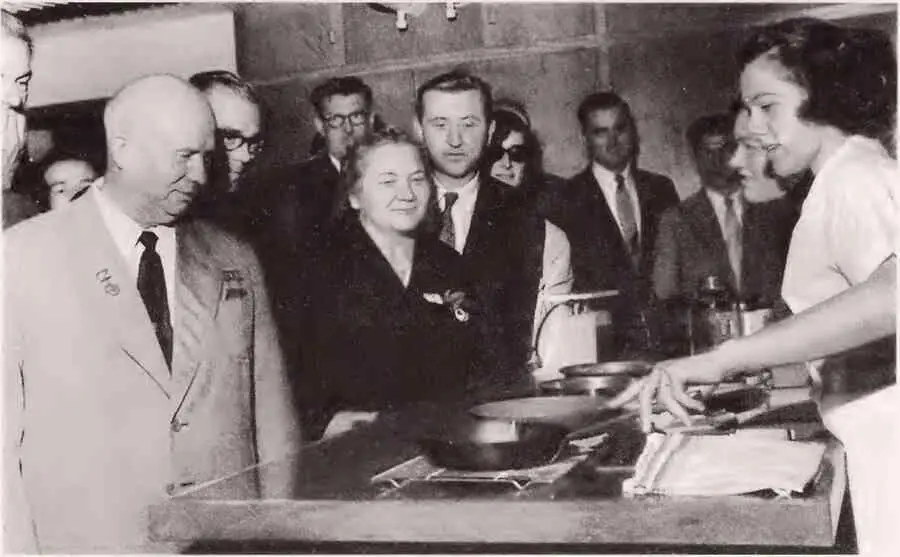 Во время официального визита НС Хрущева в США в сентябре 1959 года Сентябрь - фото 23