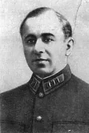 Э О Вольфенгаген Через несколько минут эскадрон уже стоял выстроенный в две - фото 2