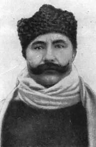 С М Буденный Семену Михайловичу было тогда сорок три года Невысокого роста - фото 5