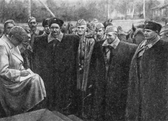В гости к казакам приехал писатель Валентин Катаев В середине апреля всех - фото 25