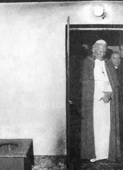 На месте гибели Максимилиана Кольбе в Освенциме 7 июня 1979 г Оссерваторе - фото 6
