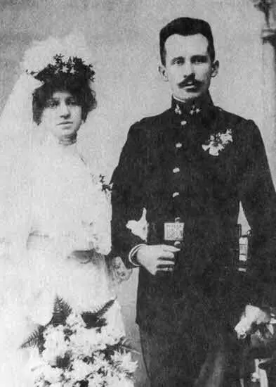 Кароль Войтыла и Эмилия Качоровская в день свадьбы 1904 г Музей Иоанна Павла - фото 3