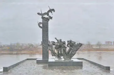 Памятник 23 воинамгвардейцам в Полоцке А знаете ли вы что у Беларуси не - фото 29
