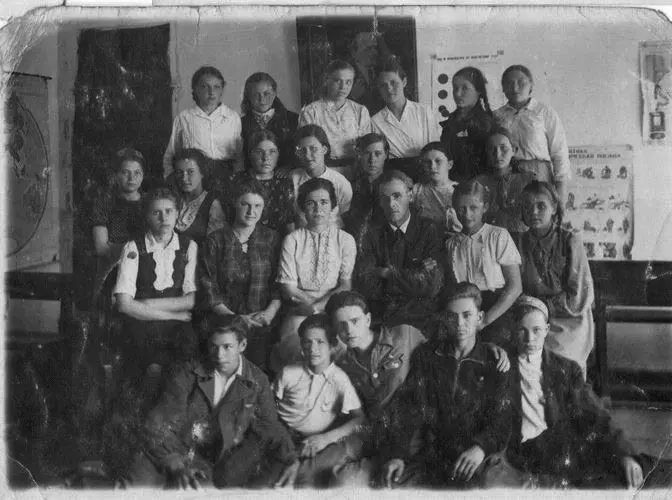На об 8й кл Куртам Средней школы май 1943 г а также Гагаринский - фото 19