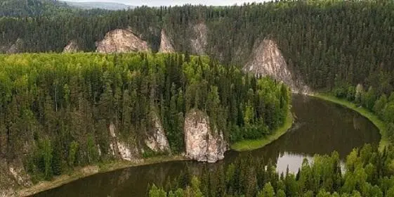 Река Чусовая в верховьях На одном особо опасном участке где вода бурлила как - фото 33