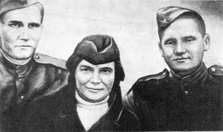 Семья Червяковых Александр Михайлович Наталья Ивановна Черемных их сын - фото 10