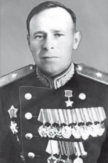 Генераллейтенант Еншин М А Сам комдив за успешное решение боевых задач был - фото 110