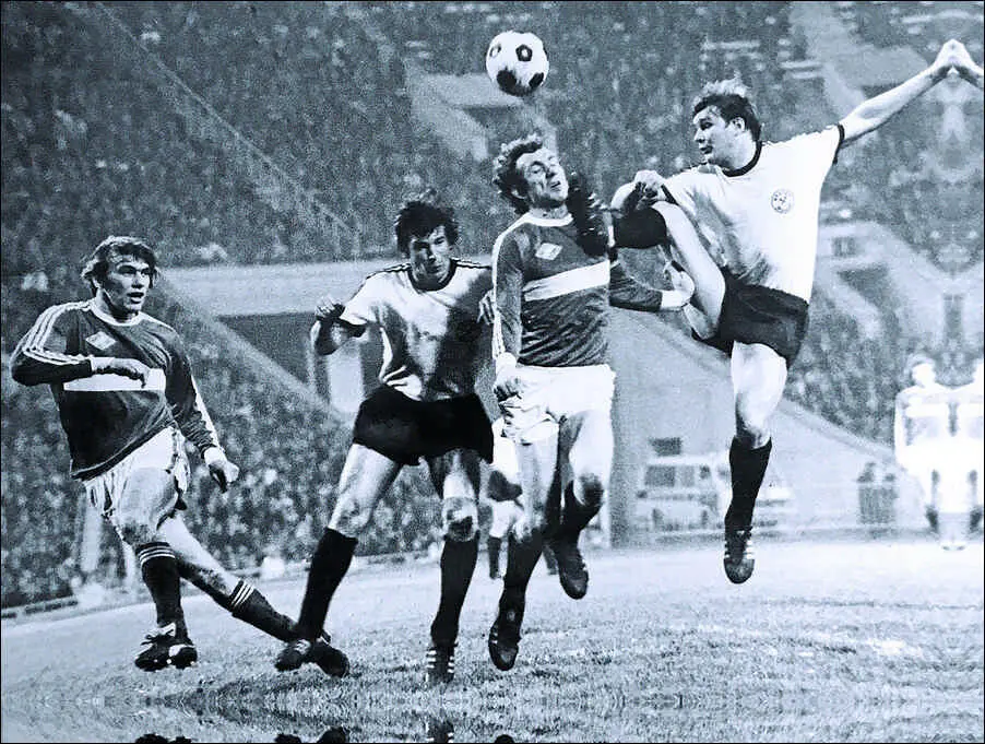 Полуфинал Кубка СССР1980 Лужники Спартак Шахтер 01 Слева направо - фото 57