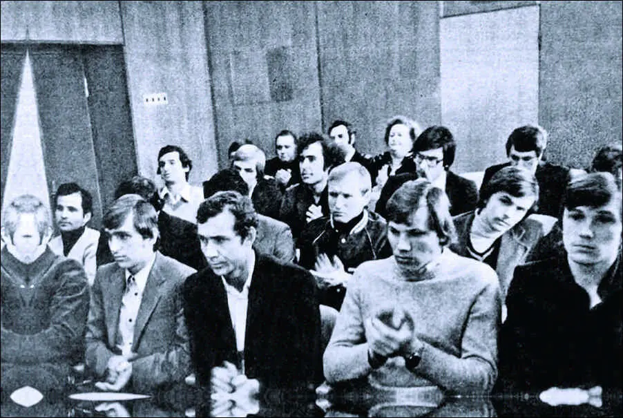 Тарасовка Собрание команды Слева от меня Федор Черенков справа Алексей - фото 67