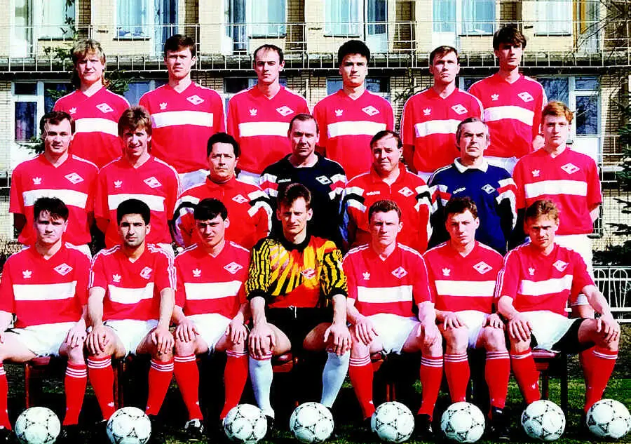 Спартак1994 Верхний ряд слева направо Владимир Бесчастных Игорь - фото 96