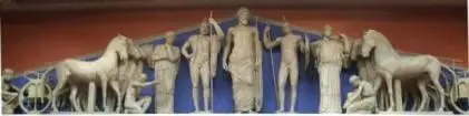 В центре фронтона размещен вероятно Зевс К сожалению в музейной - фото 106