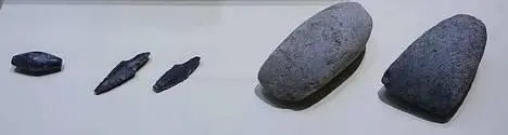Бусины наконечники стрел топоры Холм Загани ранний бронзовый век - фото 286
