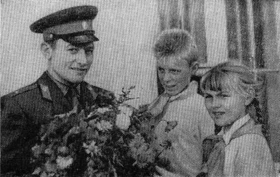 Альберт Герман сын легендарного комбрига среди пионеров Потом о боевом - фото 26