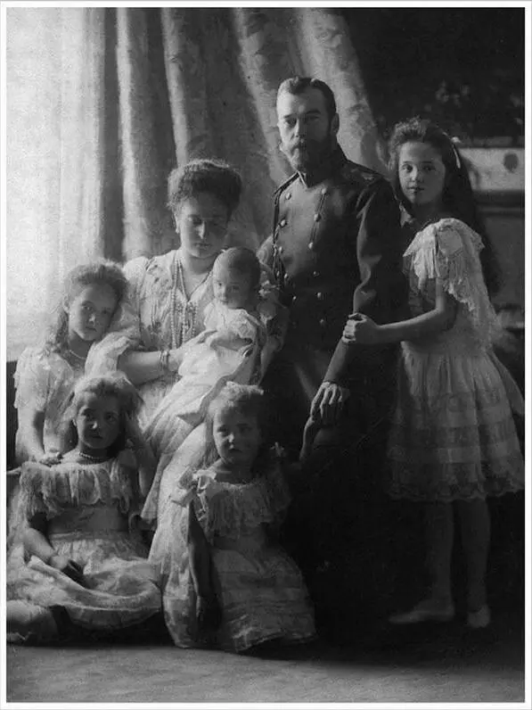 Августейшая семья Императора Николая II причисленная к лику святых - фото 12