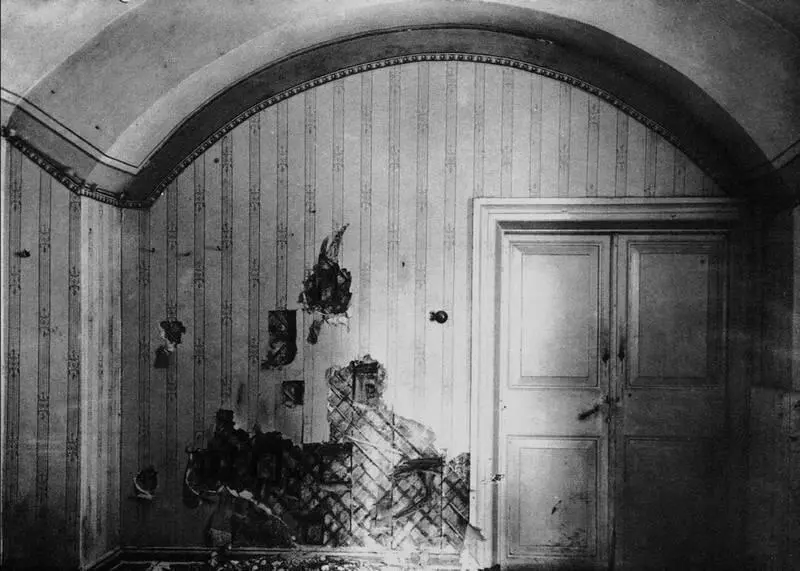 Подвальная комната дома инженера НН Ипатьева в которой было совершено - фото 21