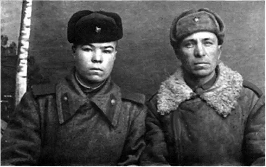 ПД Пудов со своим отцом Дмитрием Семеновичем 1943 г Какие цели Вы больше - фото 33