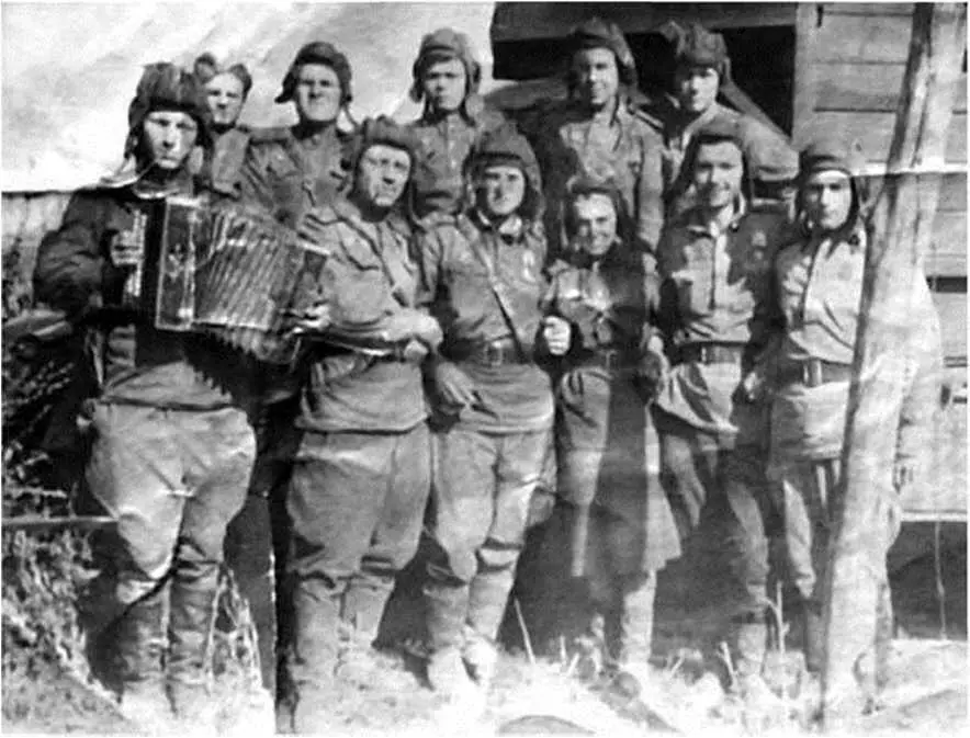 Самоходчики 1945 г Ежели осколочным бьешь тоже хорошо Когда он до чего - фото 44