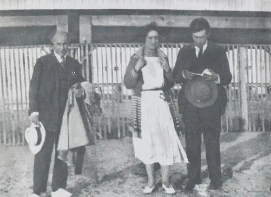 Андрей Белый КН Бугаева и Илья Эренбург Германия 1922 Марина Цветаева - фото 15