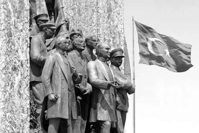 Монумент на площади Таксим в Стамбуле Центр Стамбула площадь Таксим где - фото 25
